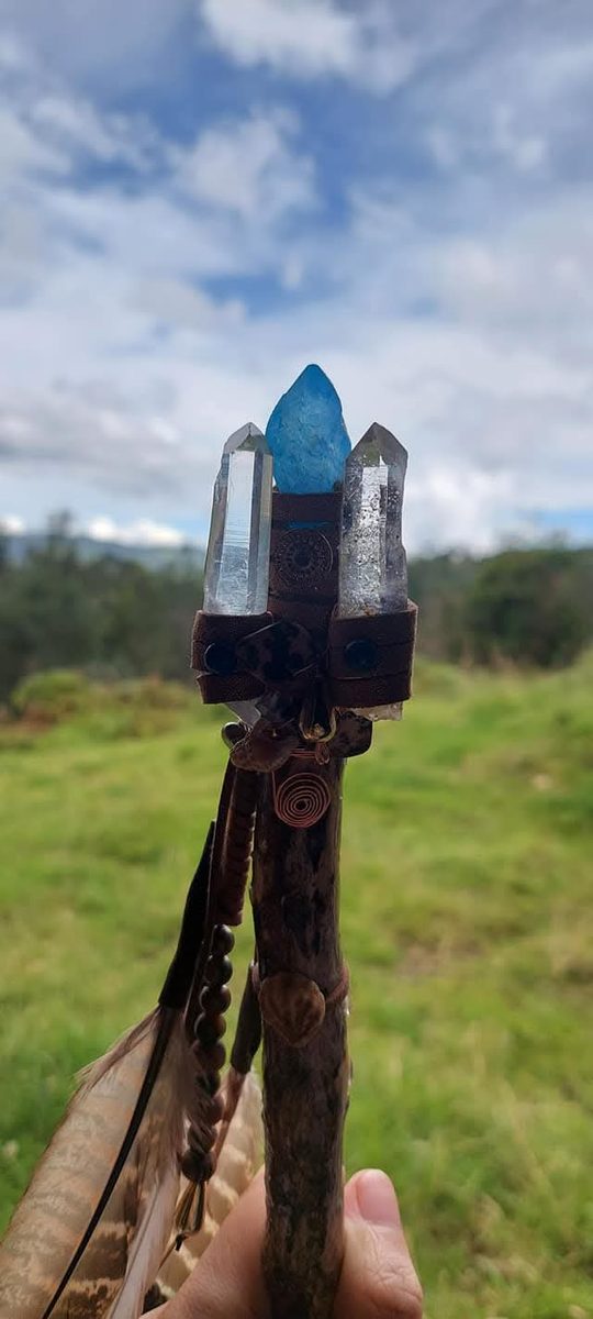 Triple crystal wand sky